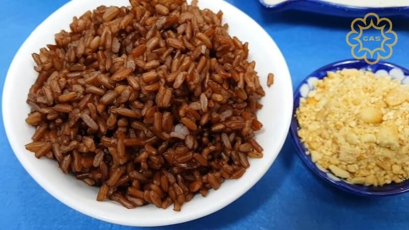 Cơm gạo lứt đậu phộng đơn giản dễ làm